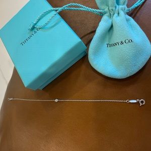 Tiffany’s Elsa Peretti®
Diamonds by the Yard® Bracelet